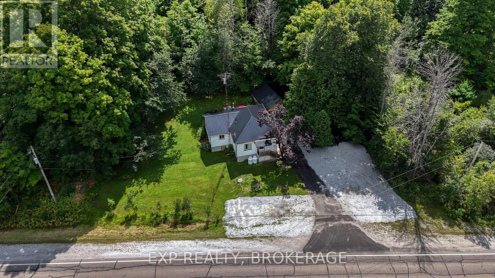 22053 Highway 7 Property Photo 1