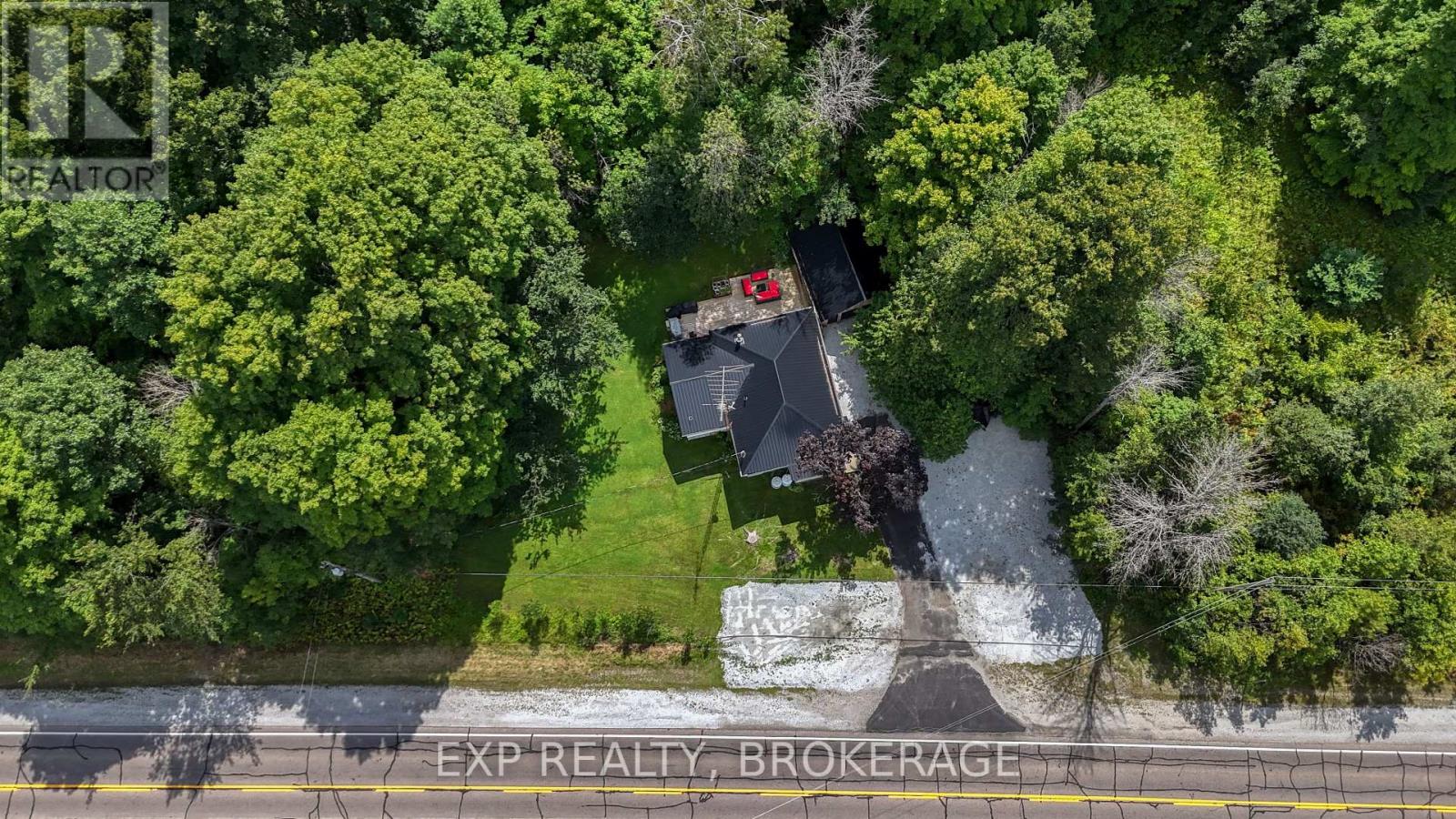 22053 Highway 7 Property Photo 33
