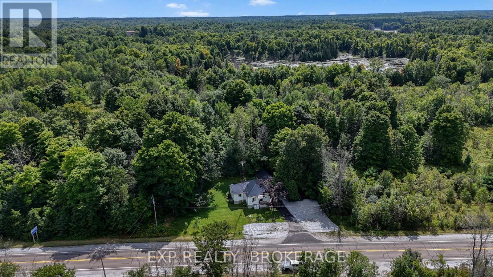 22053 Highway 7 Property Photo 38