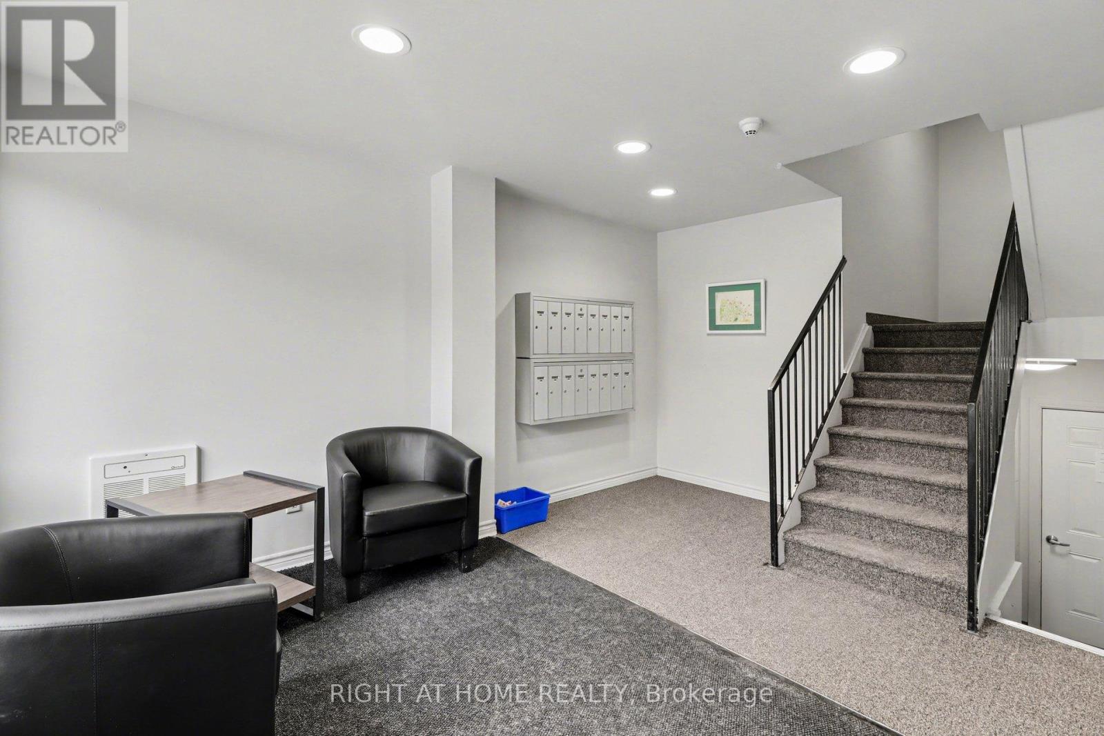 202 - 646 Cummings Avenue Property Photo 6