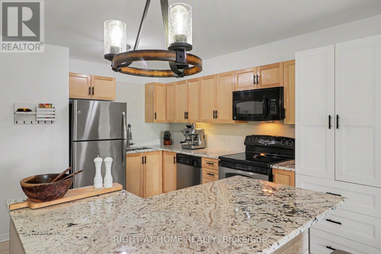 202 - 646 Cummings Avenue Property Photo 19