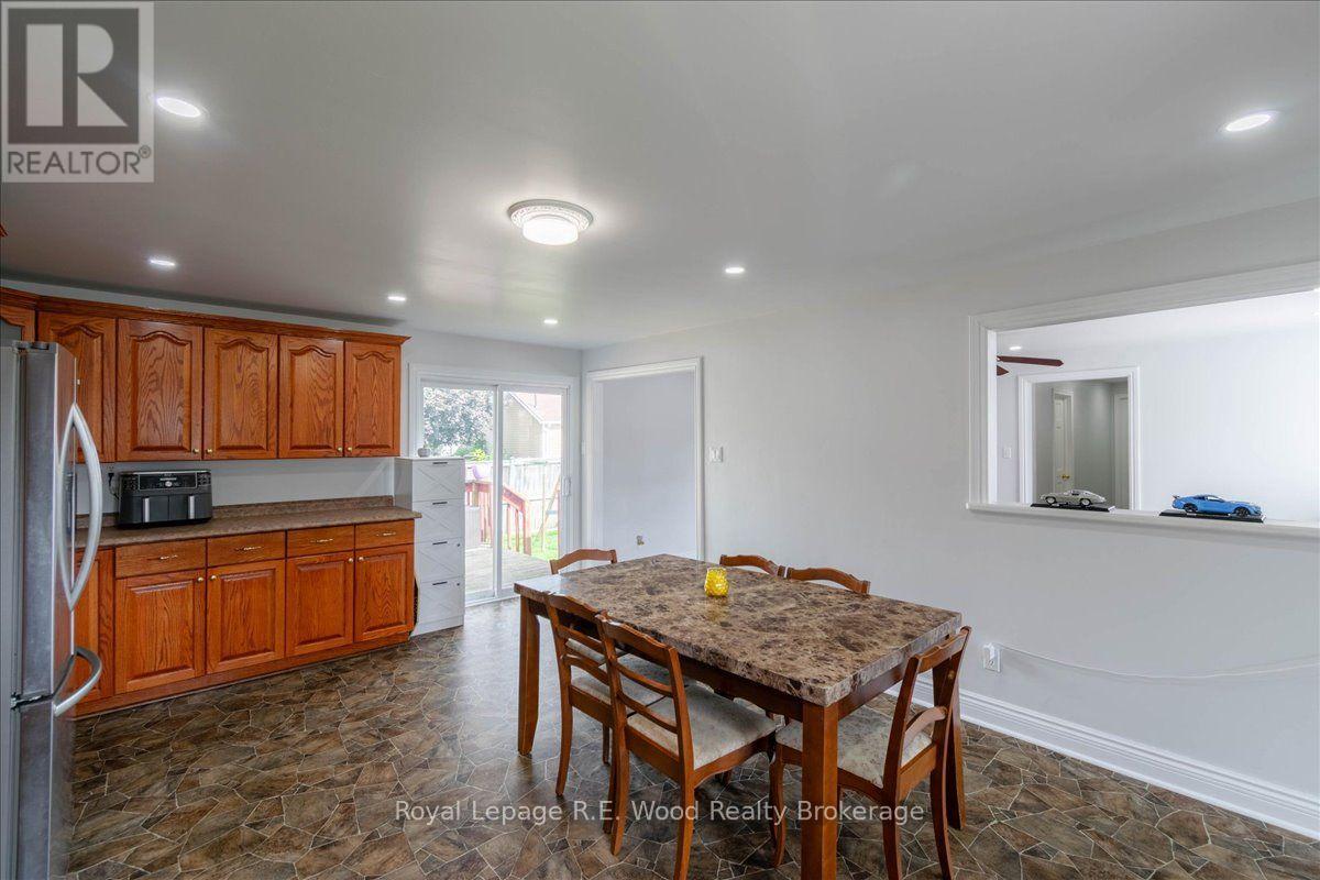 56 Queen Street Property Photo 22