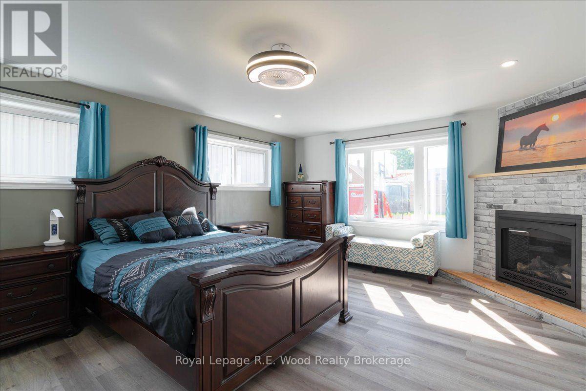 56 Queen Street Property Photo 35