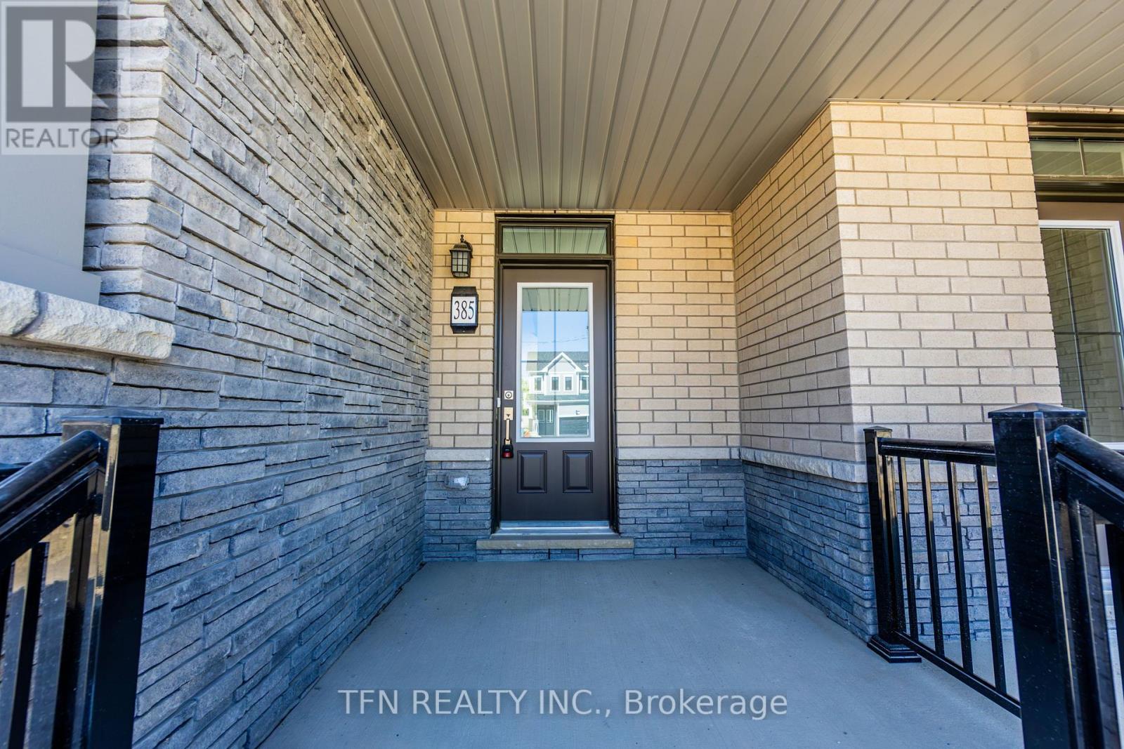385 Starlight Avenue Property Photo 5