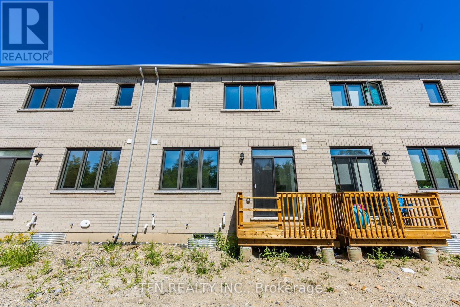 385 Starlight Avenue Property Photo 7