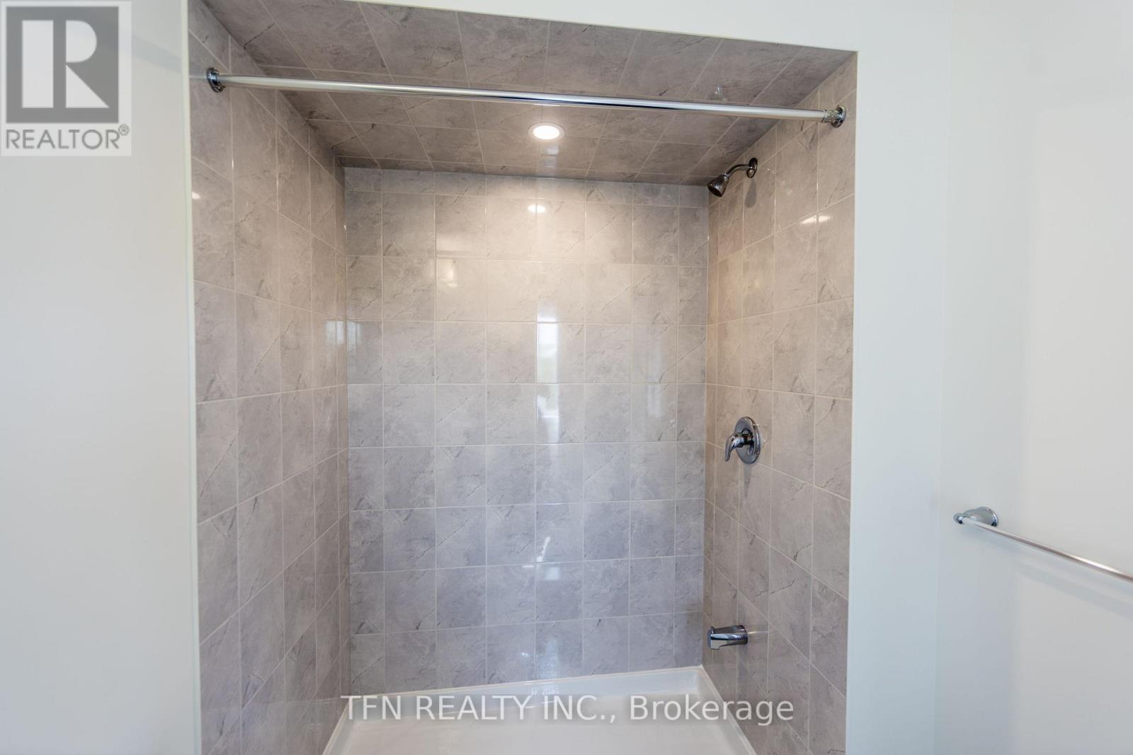 385 Starlight Avenue Property Photo 32