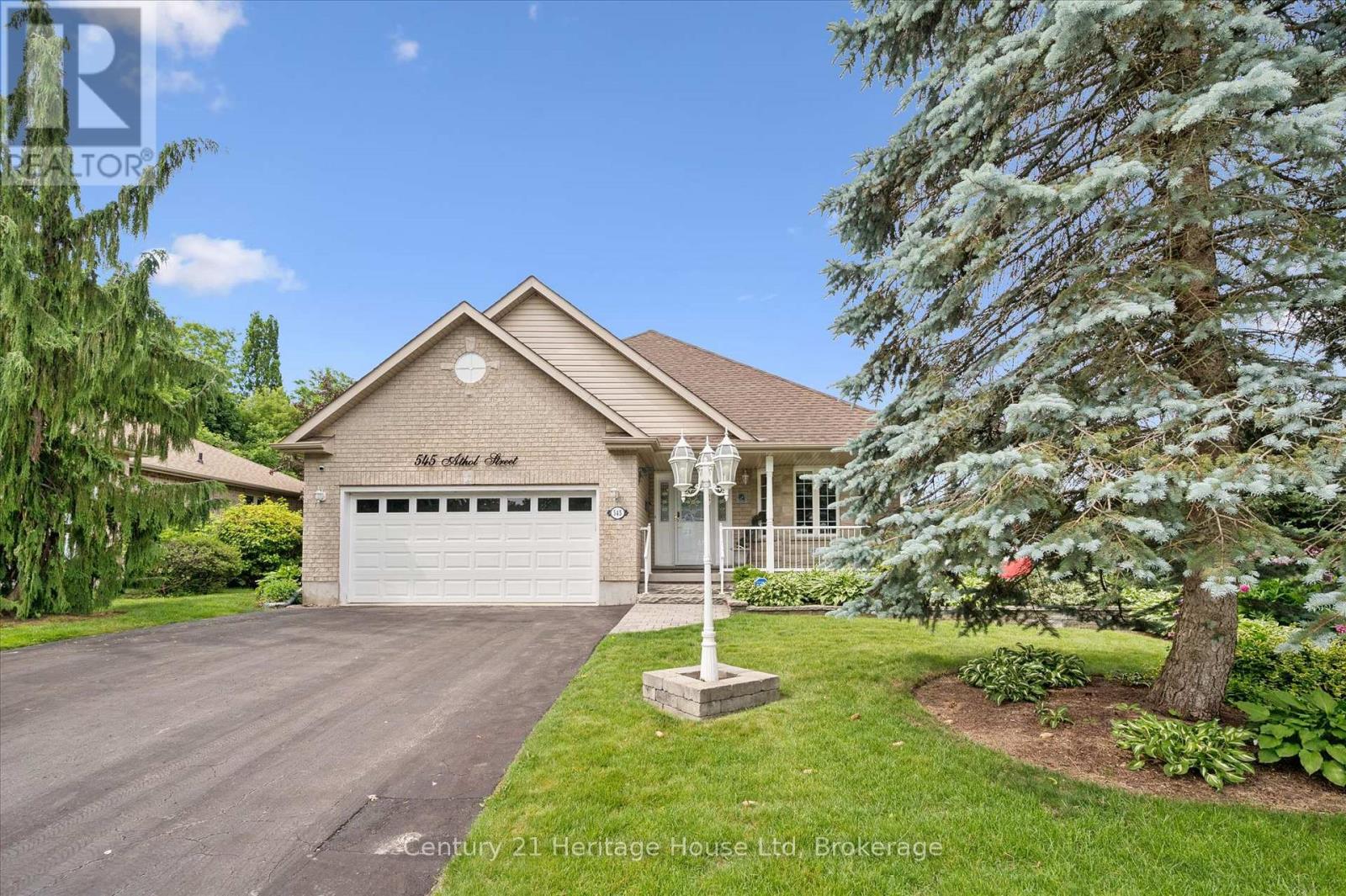 545 Athol Street Property Photo 1