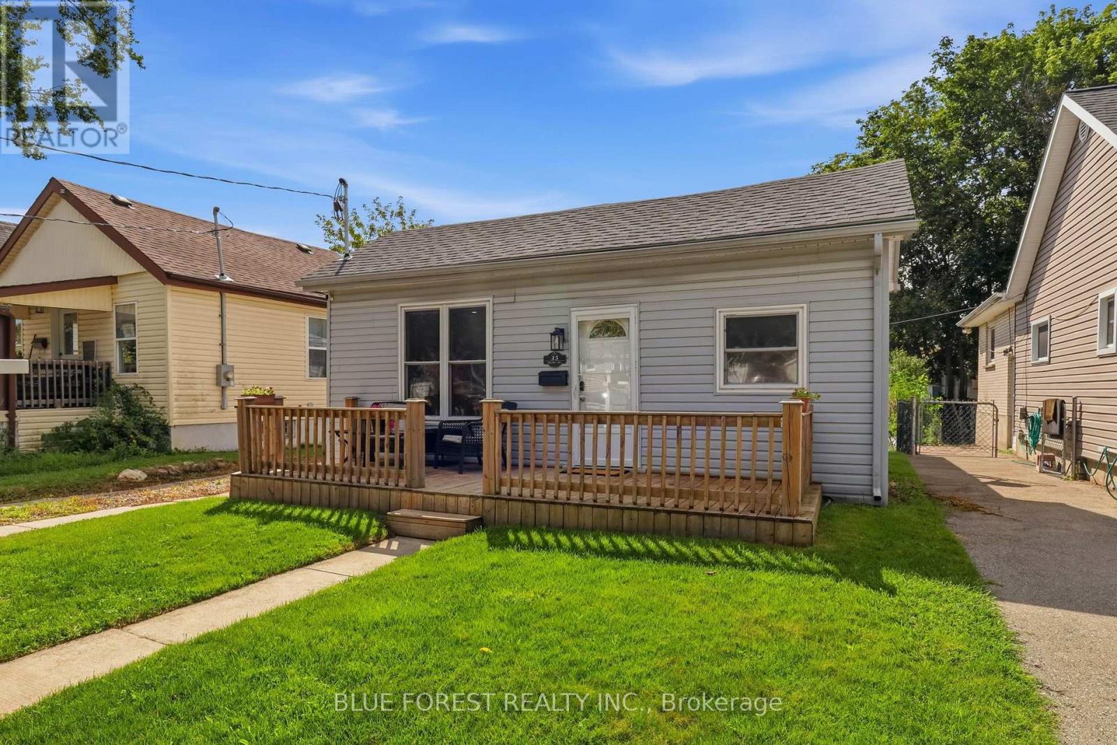 35 Mackay Avenue Property Photo 1