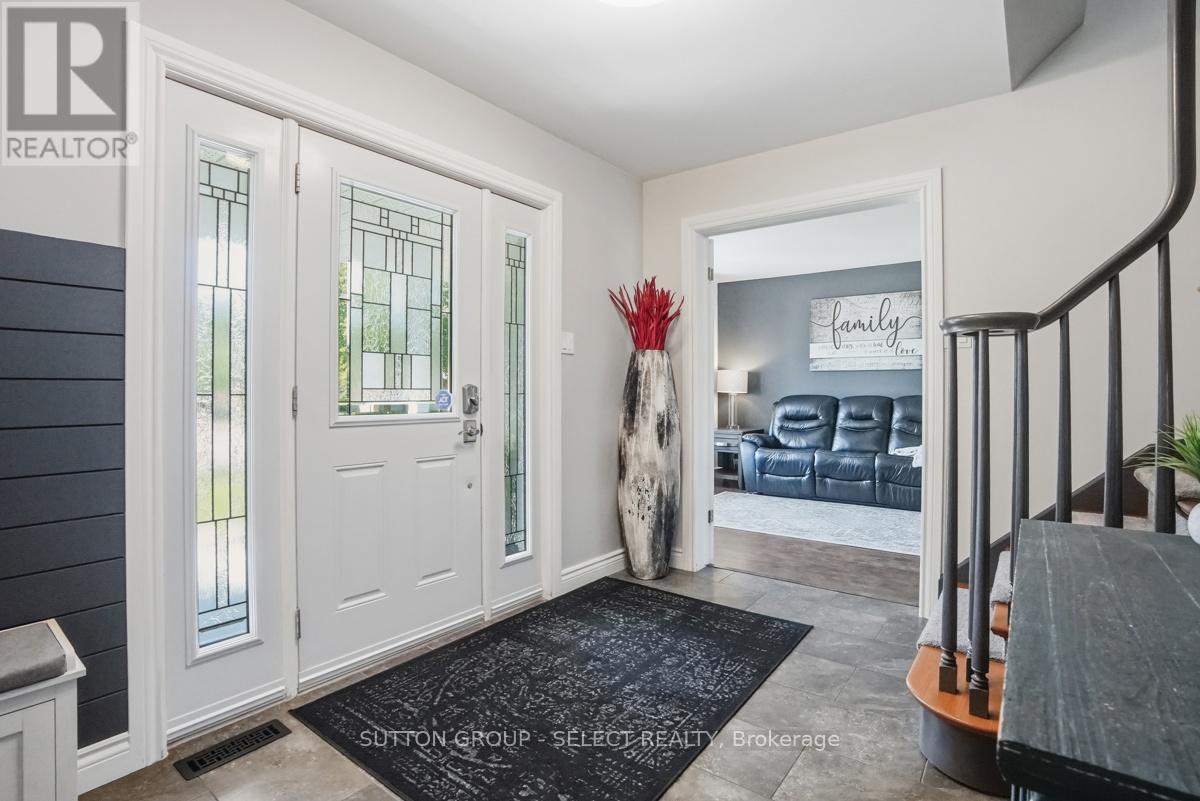 60 Edgevalley Road Property Photo 8