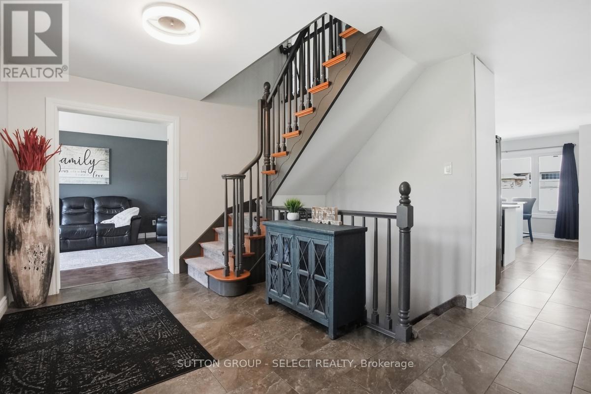 60 Edgevalley Road Property Photo 9