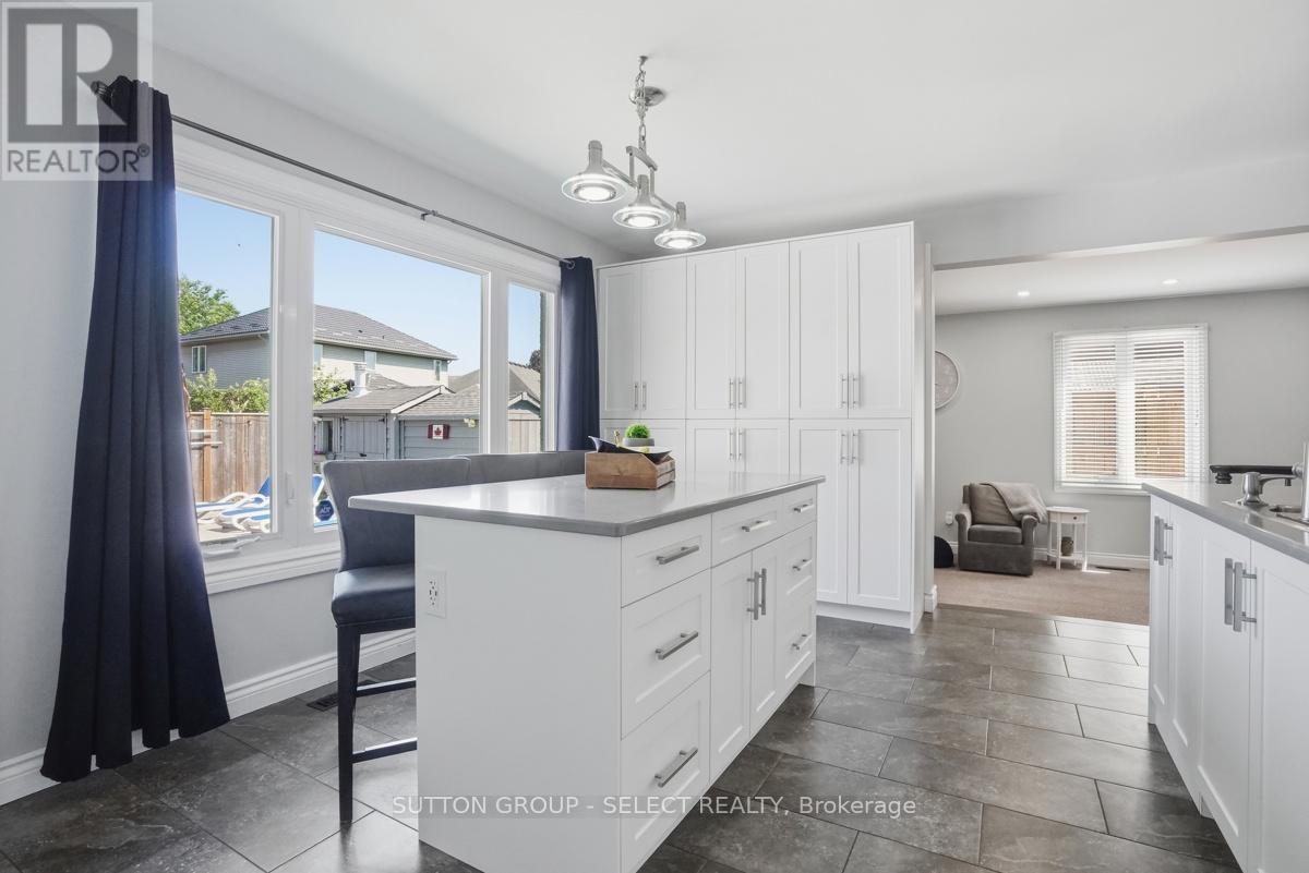 60 Edgevalley Road Property Photo 15