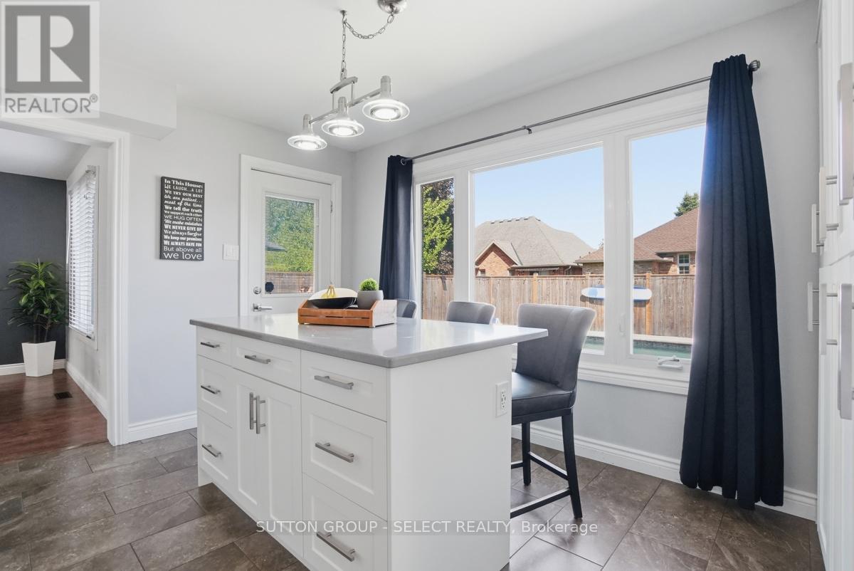 60 Edgevalley Road Property Photo 17