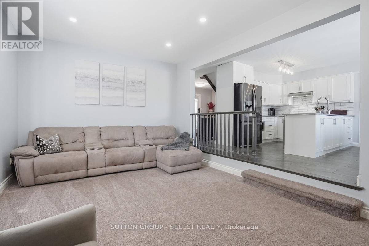 60 Edgevalley Road Property Photo 22
