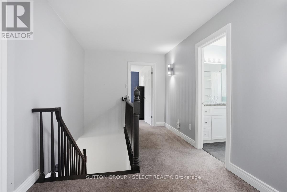 60 Edgevalley Road Property Photo 25