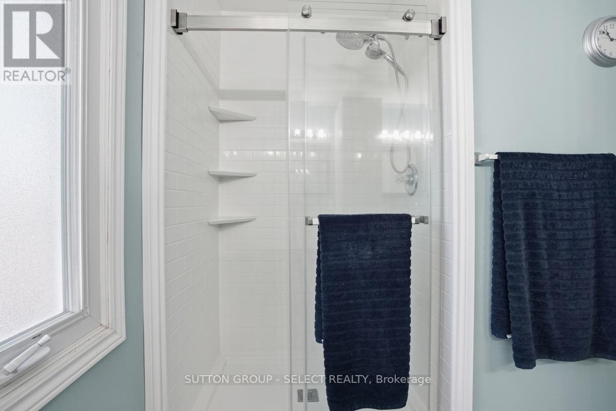 60 Edgevalley Road Property Photo 29