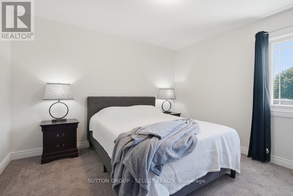 60 Edgevalley Road Property Photo 33