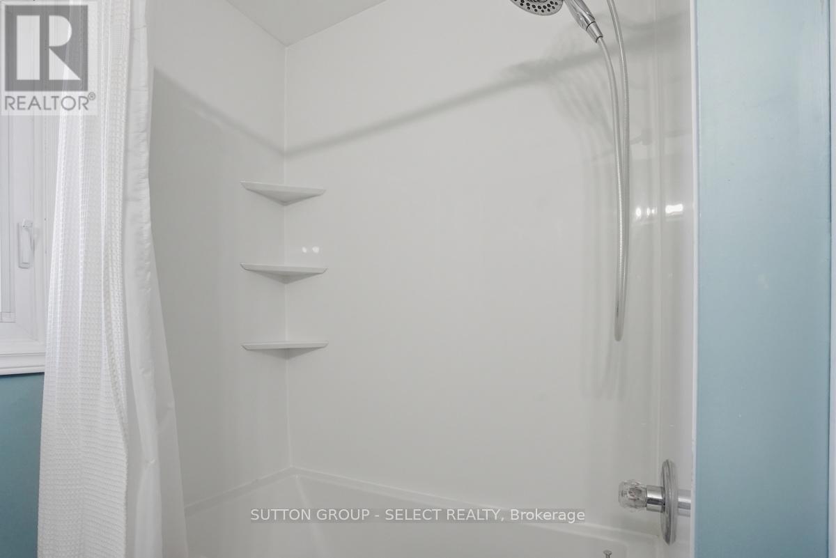 60 Edgevalley Road Property Photo 37
