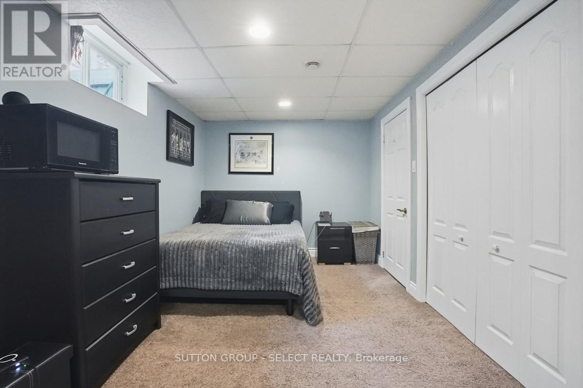 60 Edgevalley Road Property Photo 39