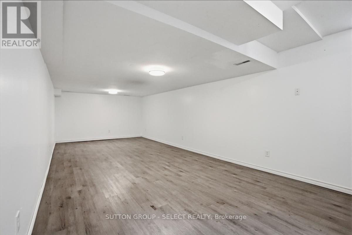 60 Edgevalley Road Property Photo 40
