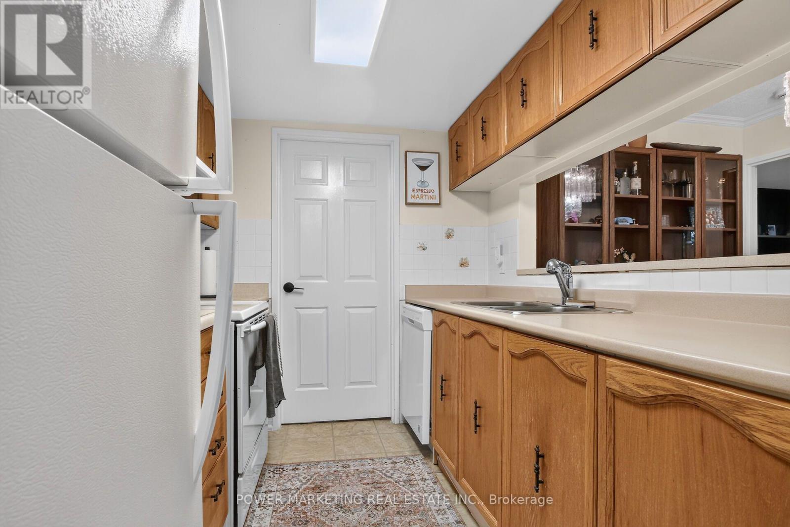310 - 2019 Carling Avenue Property Photo 8