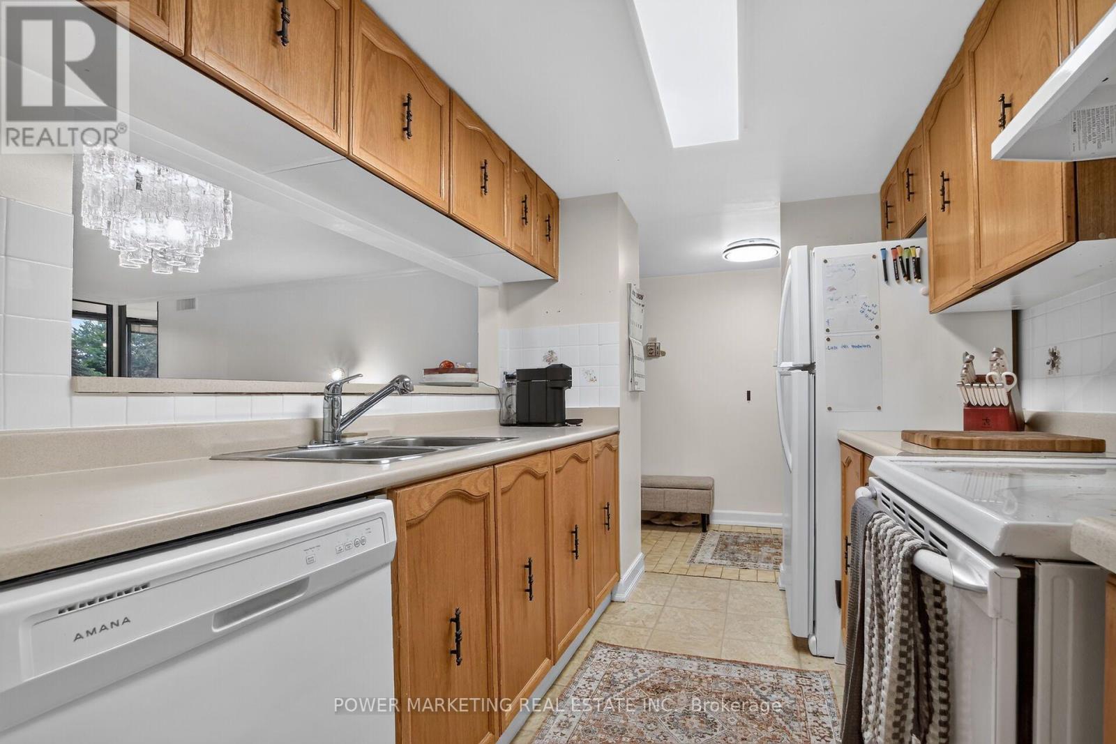310 - 2019 Carling Avenue Property Photo 12