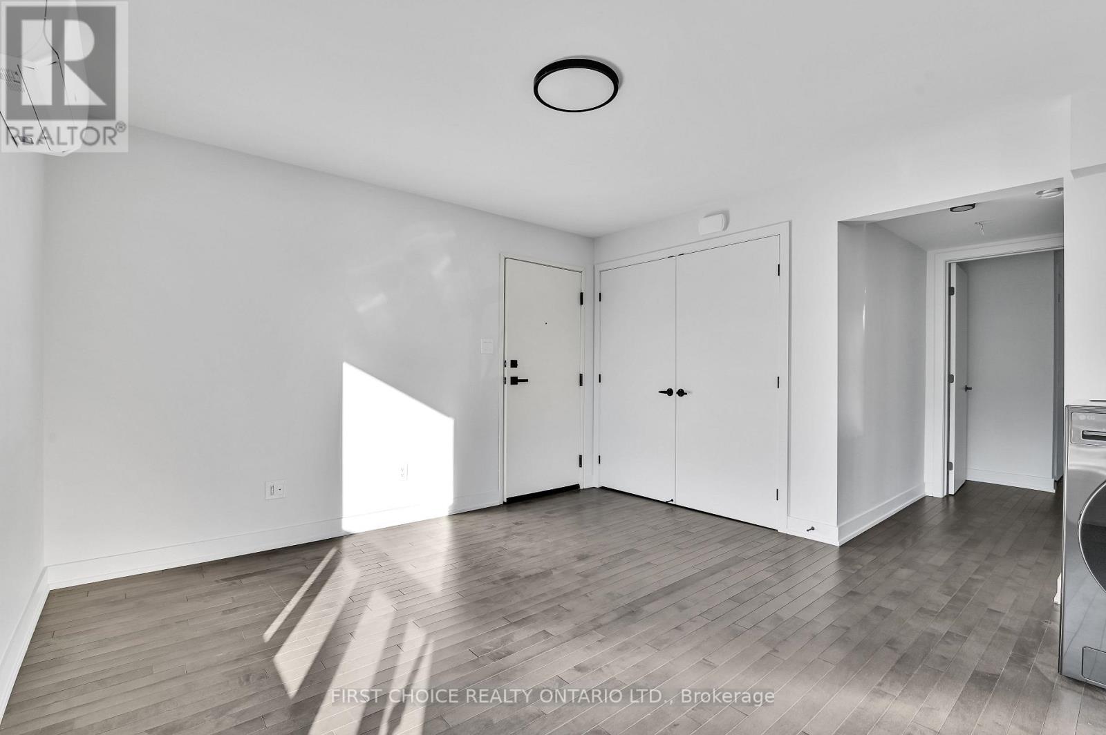 1 - 972 Dynes Road Property Photo 6