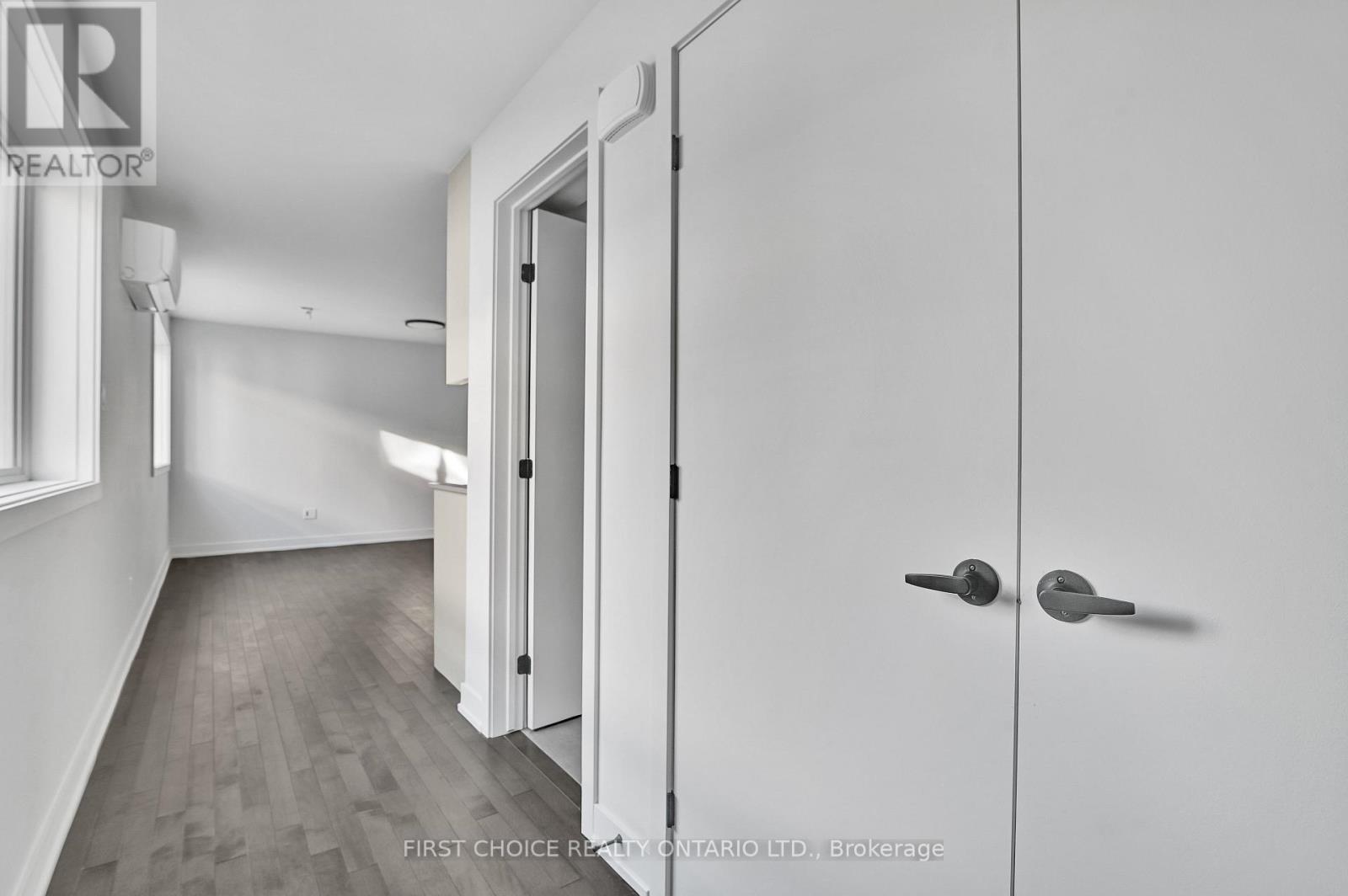 1 - 972 Dynes Road Property Photo 13