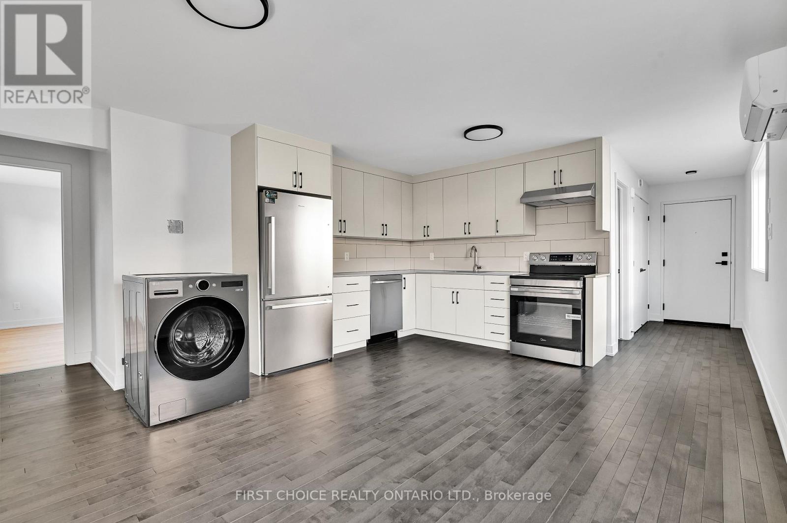 1 - 972 Dynes Road Property Photo 17