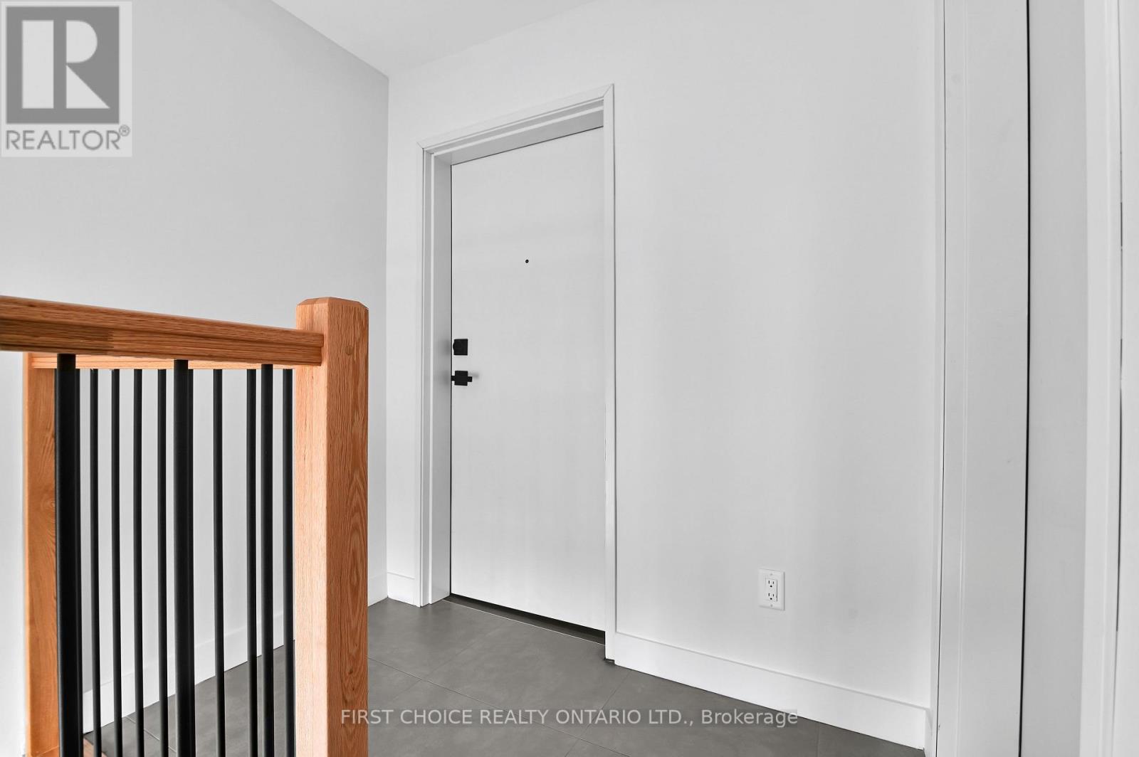 1 - 972 Dynes Road Property Photo 22