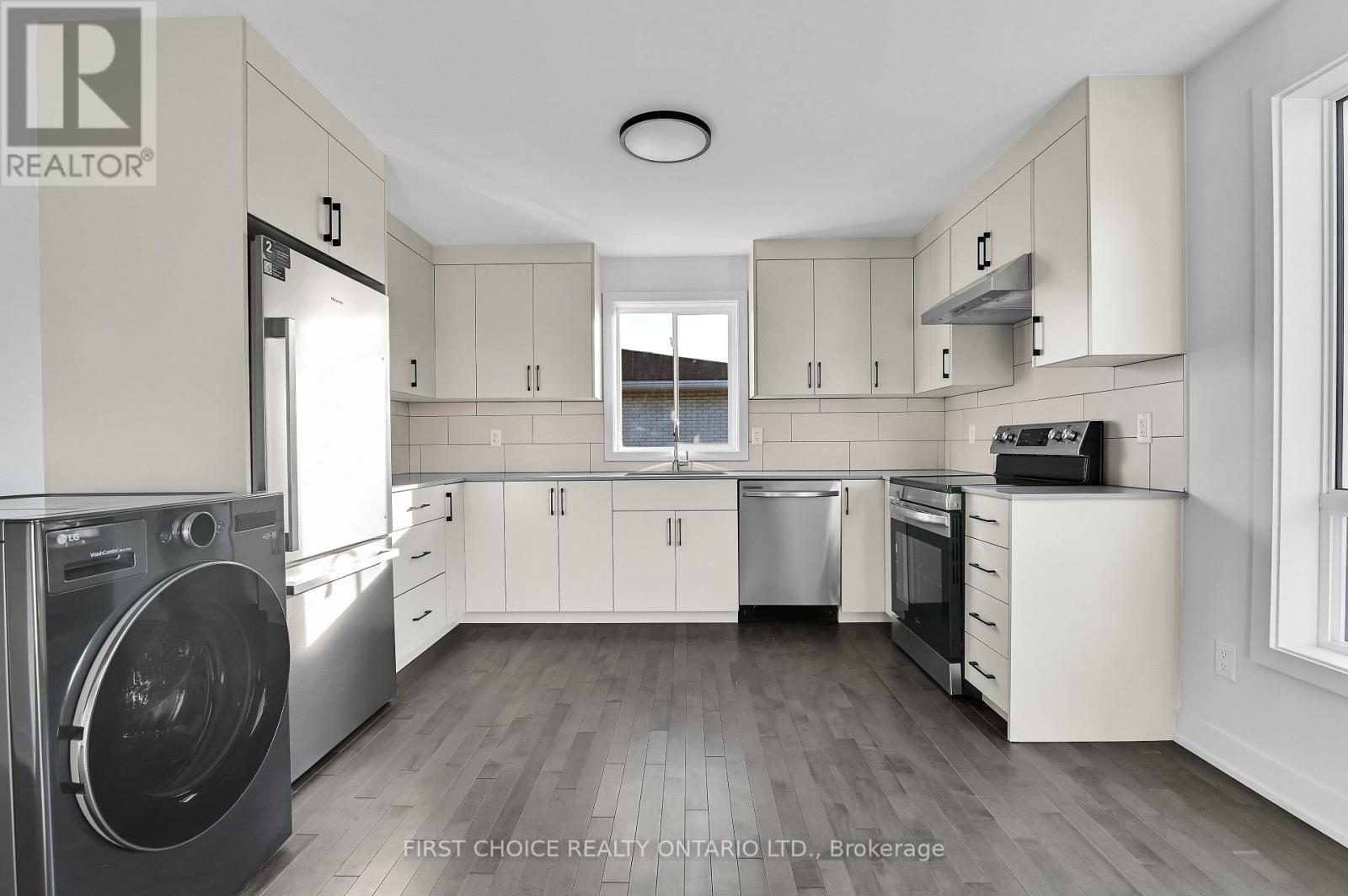 1 - 972 Dynes Road Property Photo 26