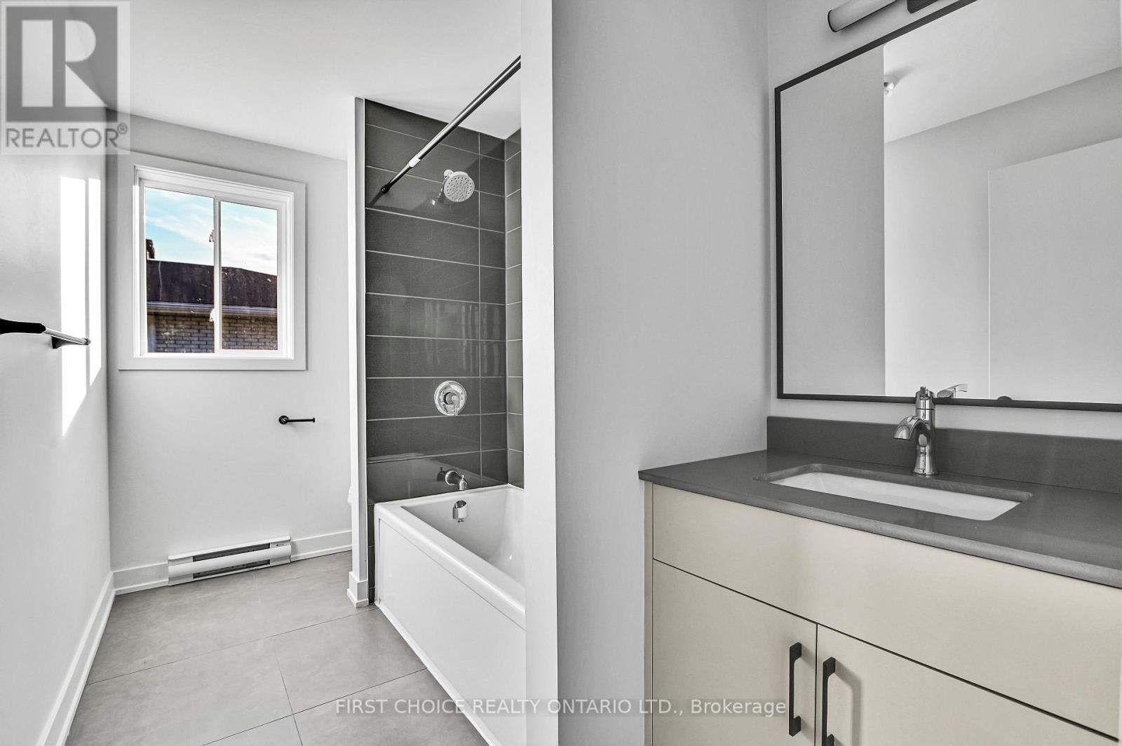 1 - 972 Dynes Road Property Photo 28