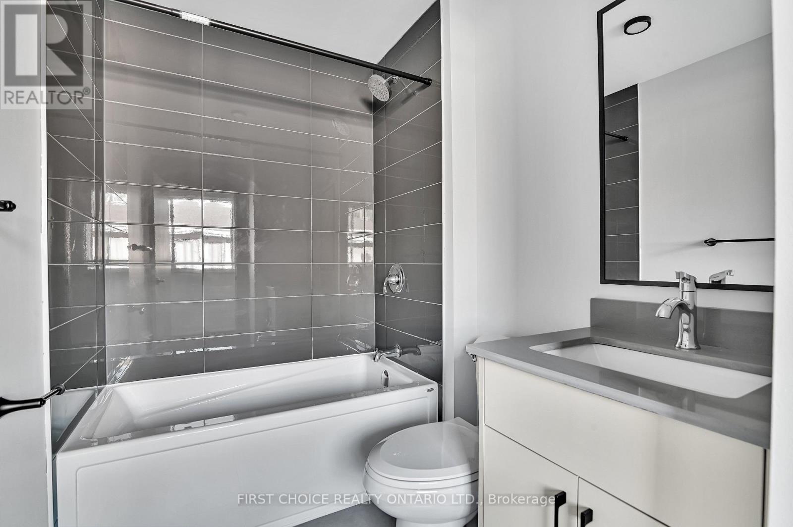 1 - 972 Dynes Road Property Photo 34