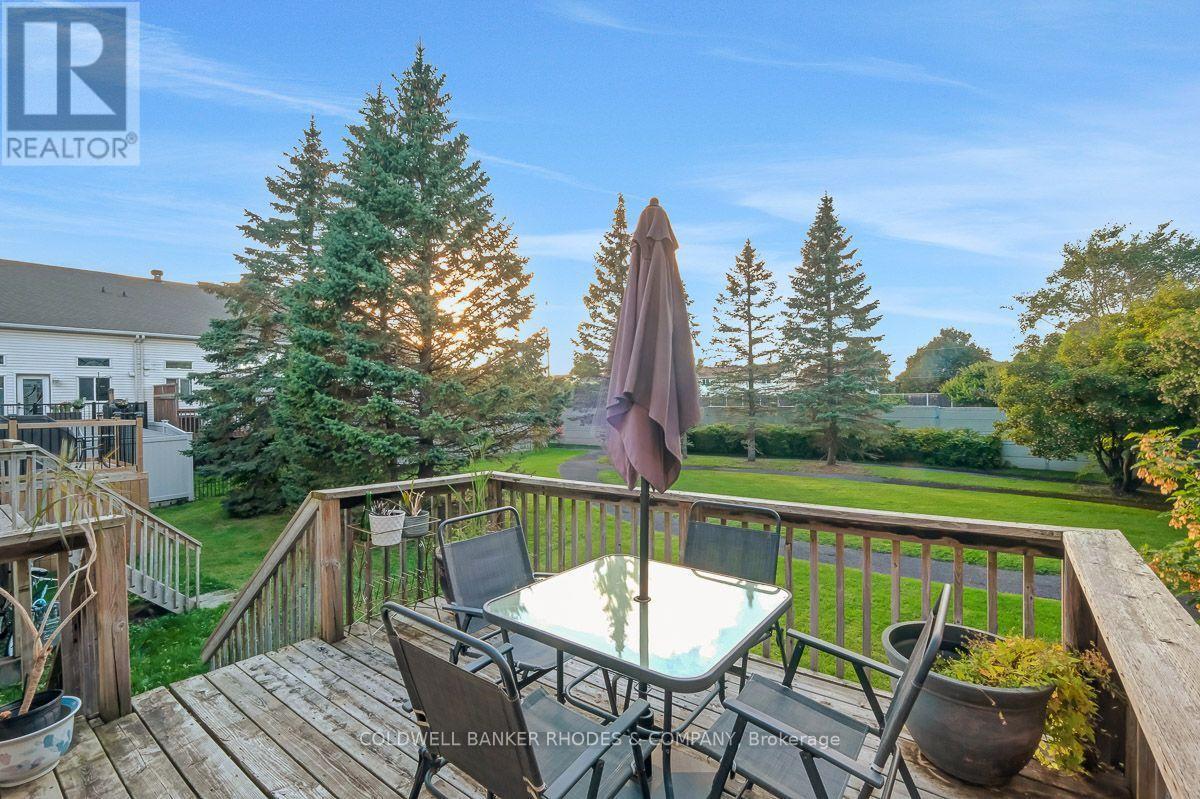 157 Gladeview Private Property Photo 2