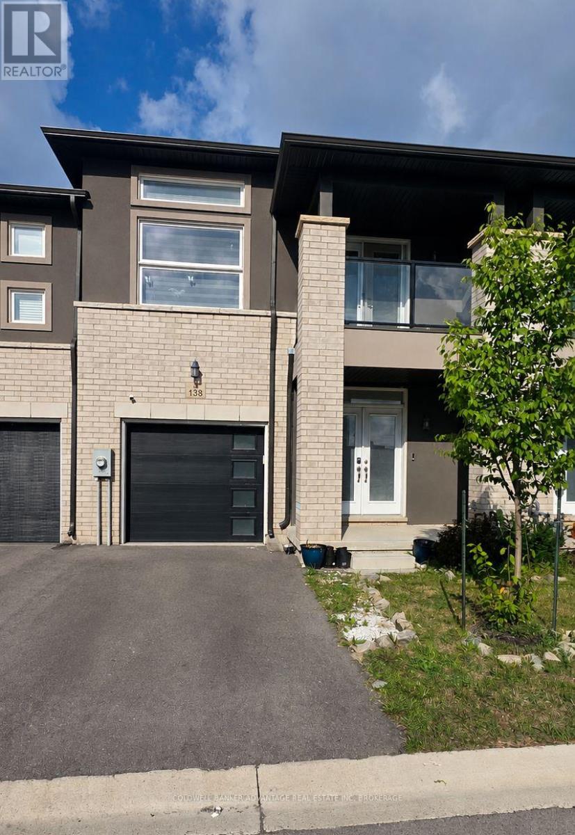 138 RENFREW TRAIL Property Photo 1