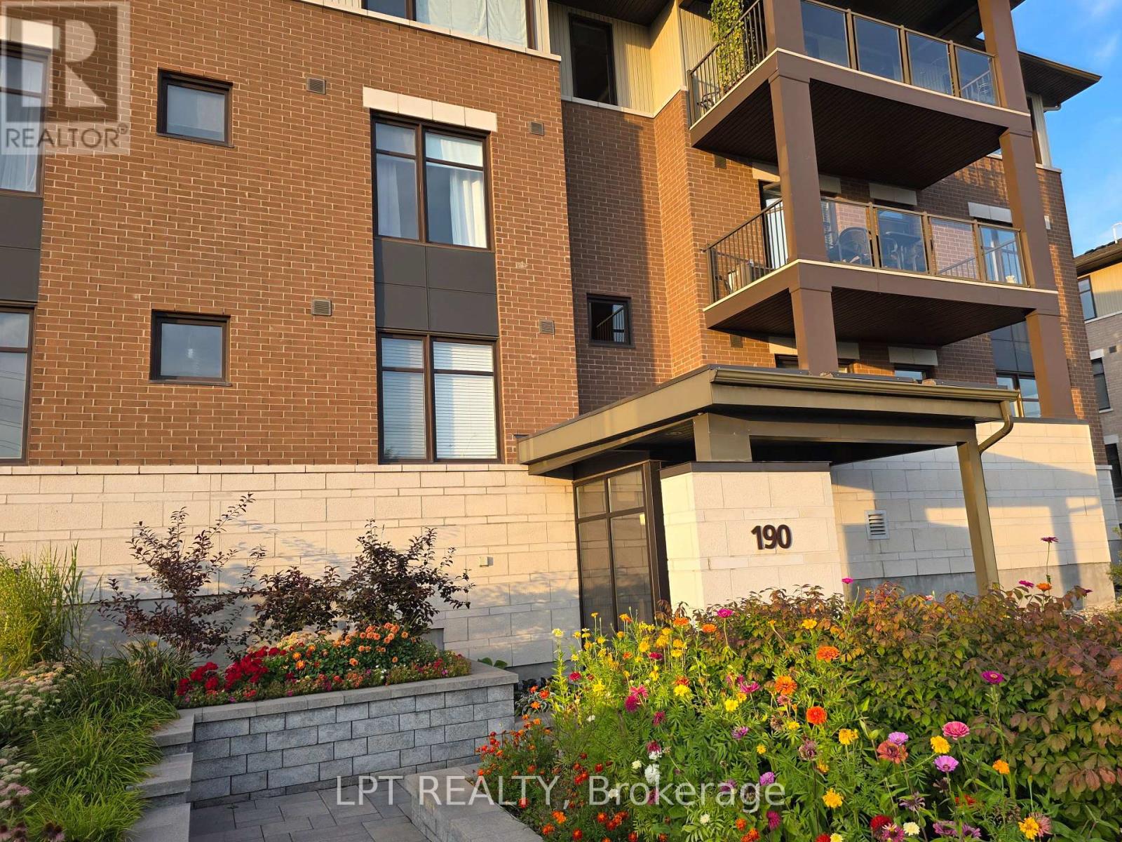 203 - 190 Guelph Private Property Photo 3