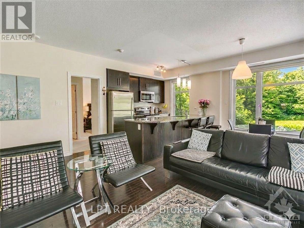 203 - 190 Guelph Private Property Photo 5