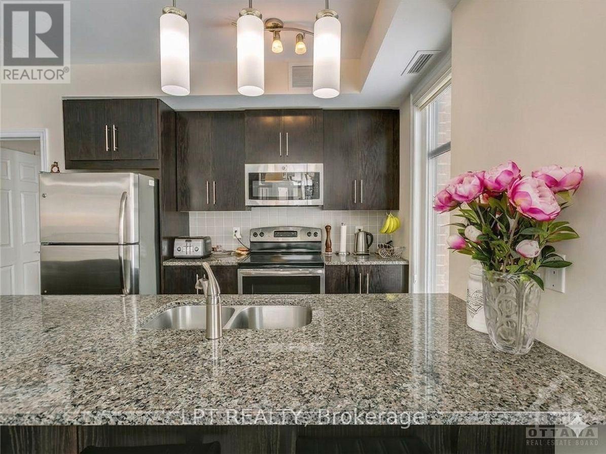 203 - 190 Guelph Private Property Photo 8