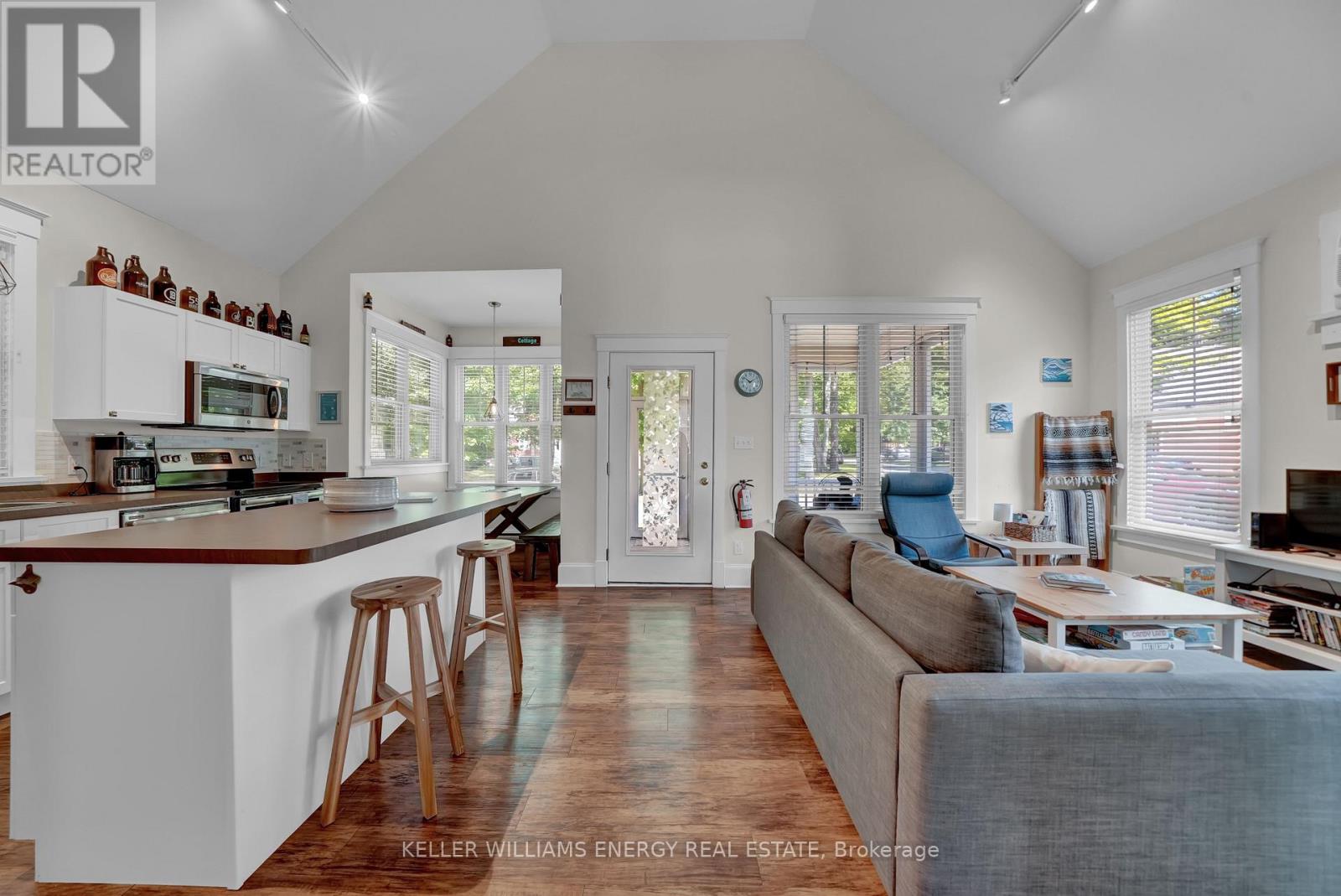 2 Pine Forest Lane Property Photo 3