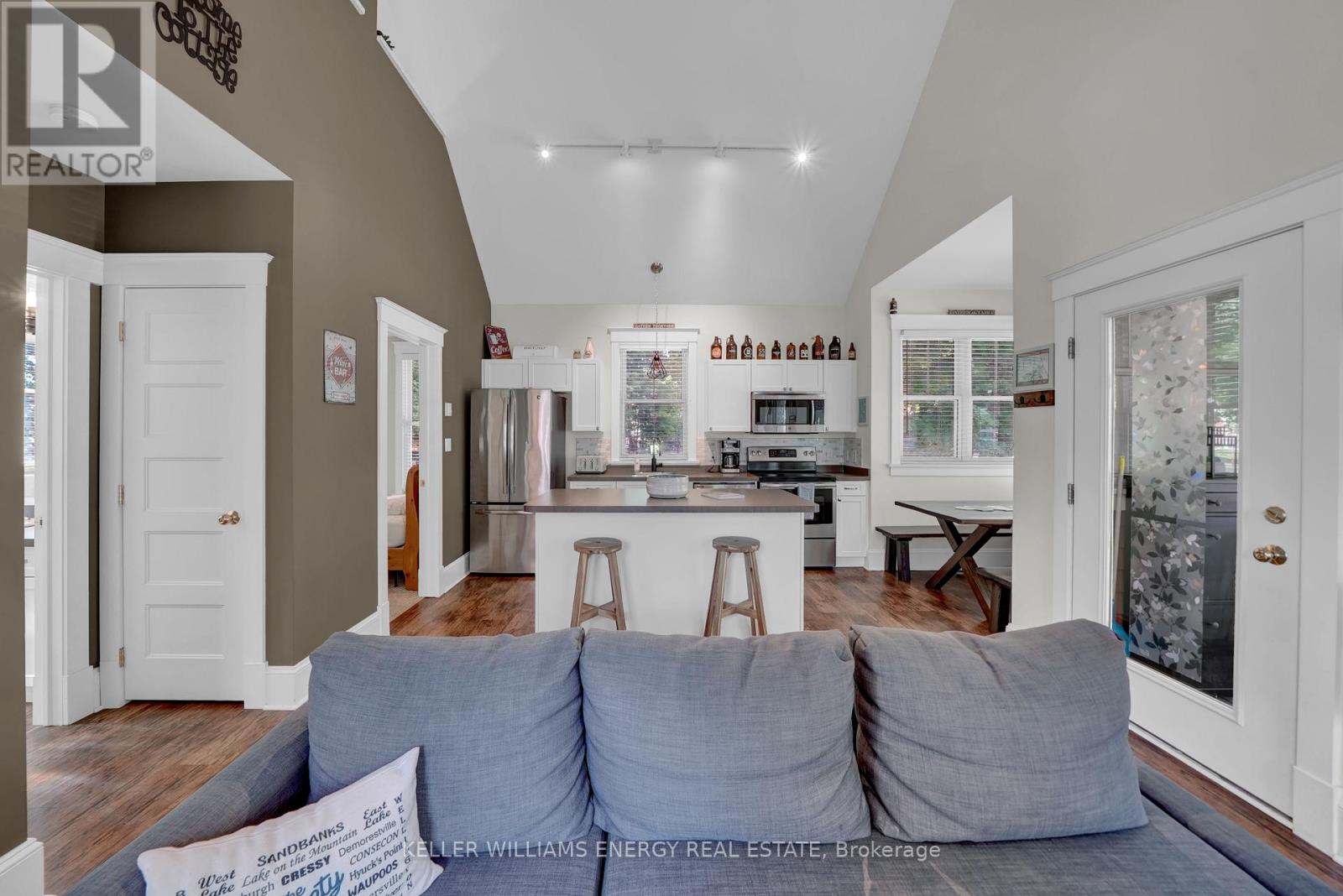 2 Pine Forest Lane Property Photo 32