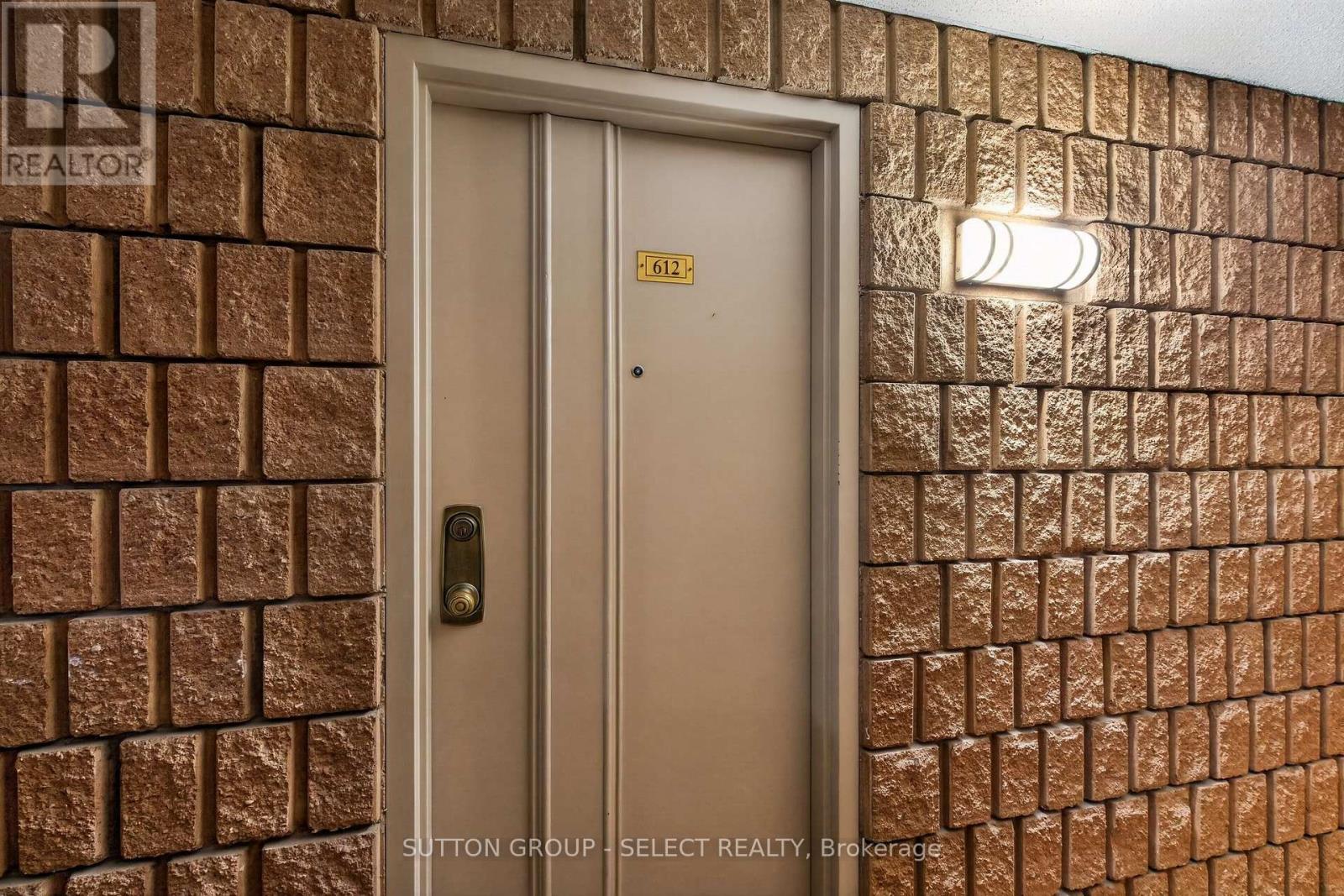 612 - 600 Grenfell Drive Property Photo 2
