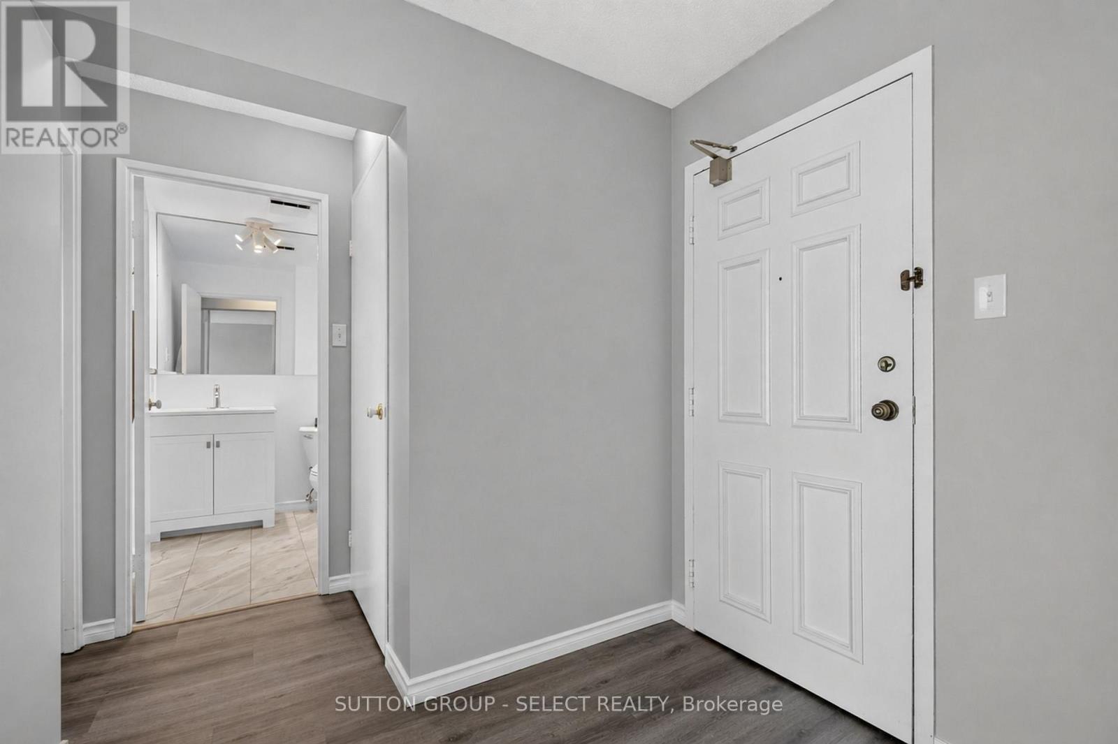612 - 600 Grenfell Drive Property Photo 3