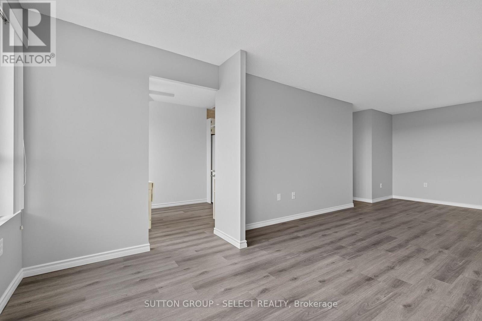 612 - 600 Grenfell Drive Property Photo 6