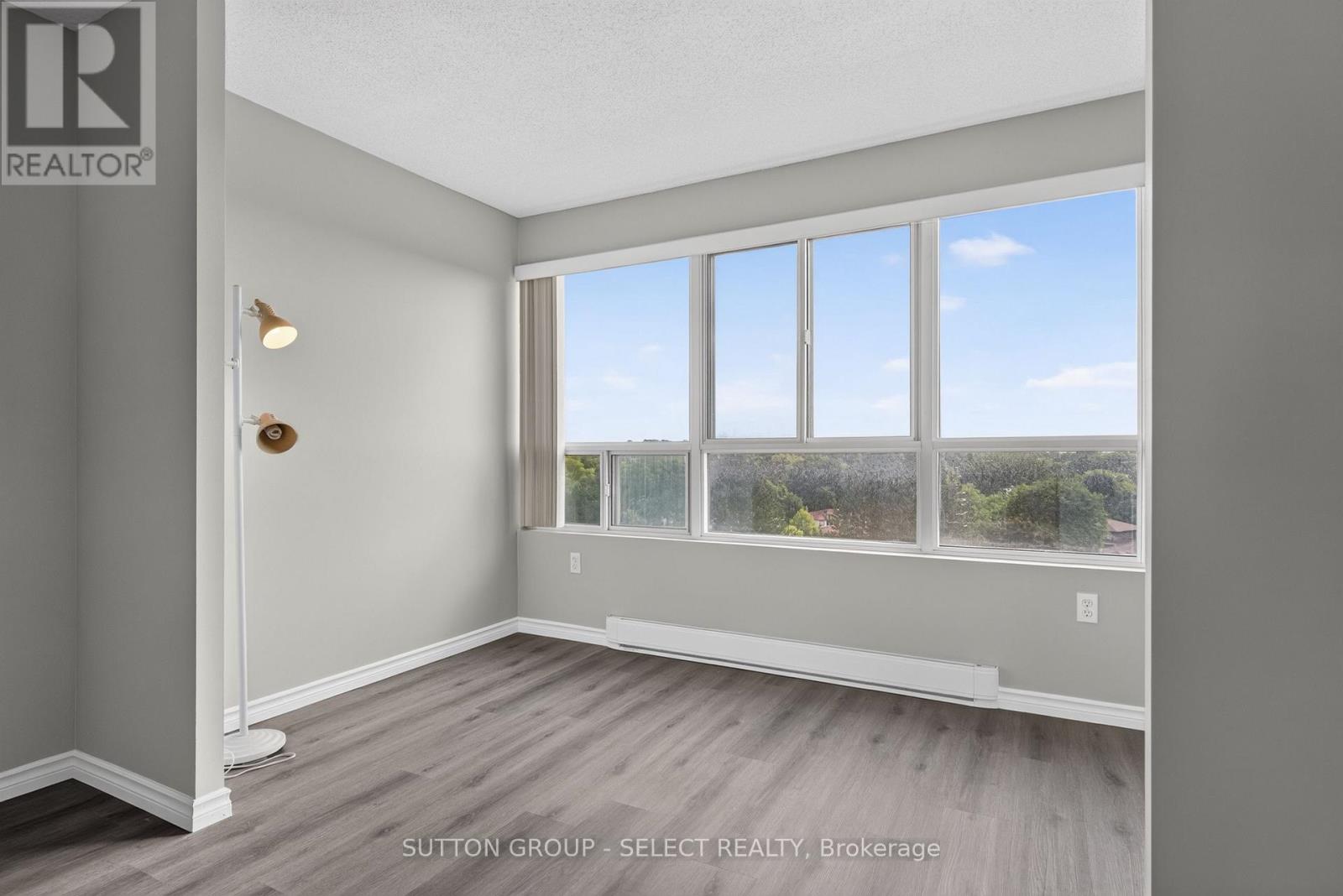 612 - 600 Grenfell Drive Property Photo 8
