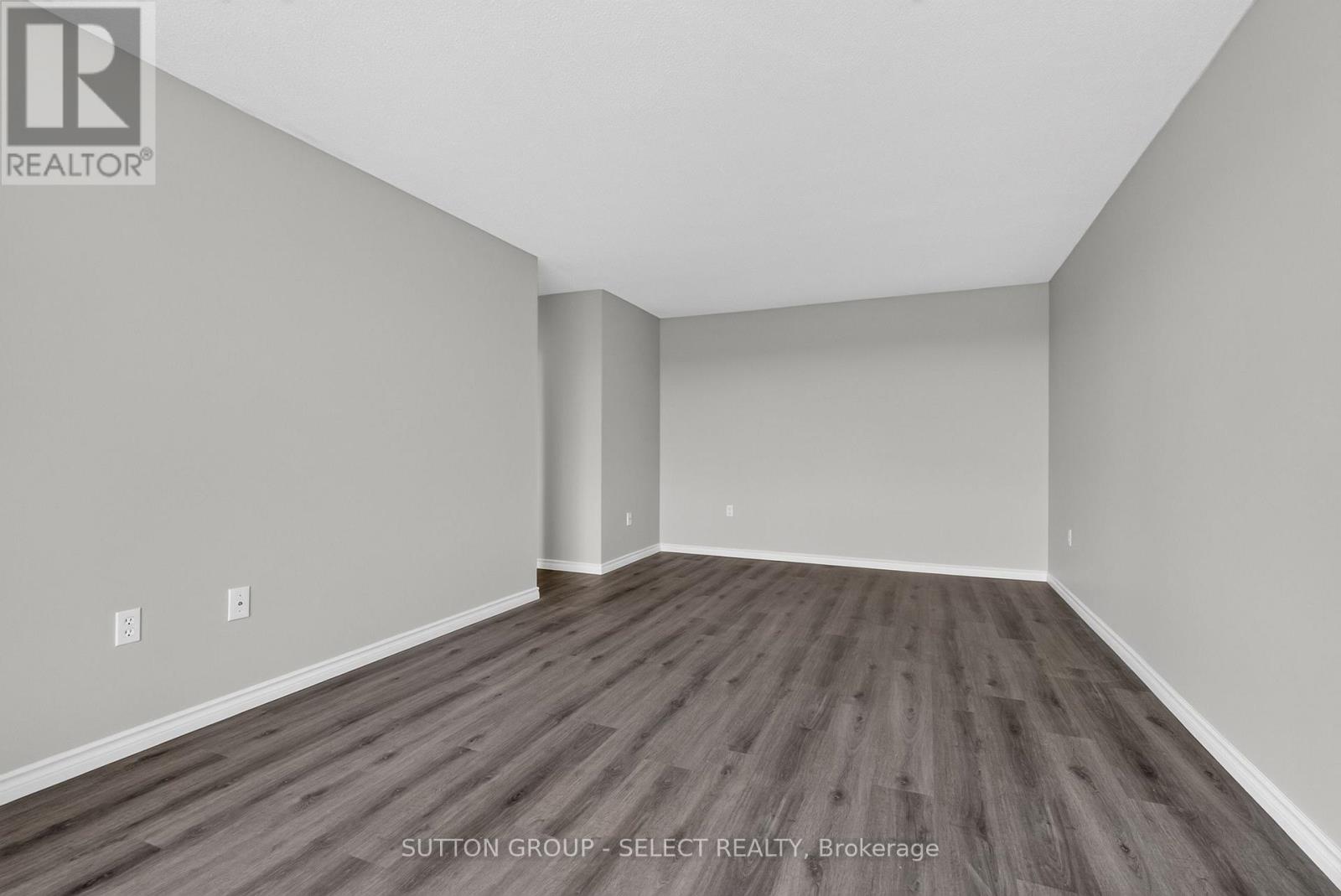 612 - 600 Grenfell Drive Property Photo 10