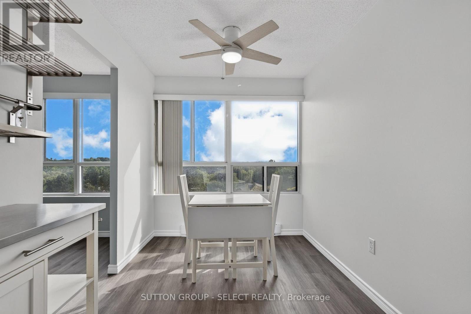 612 - 600 Grenfell Drive Property Photo 12