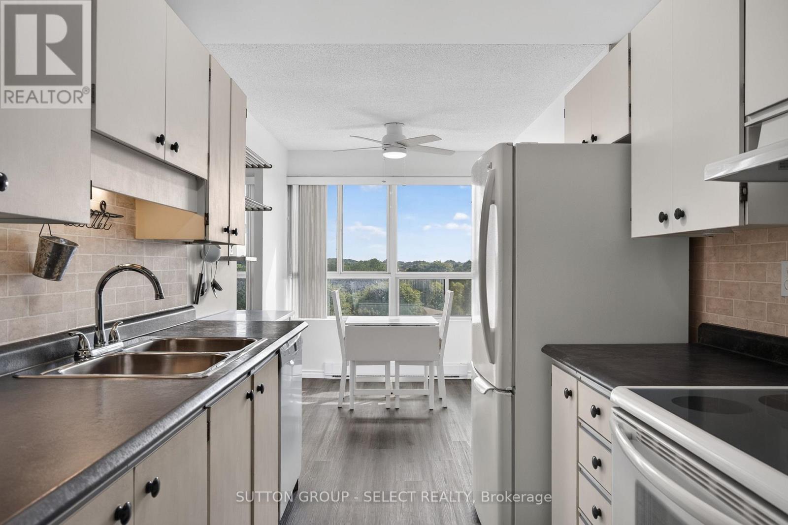 612 - 600 Grenfell Drive Property Photo 15