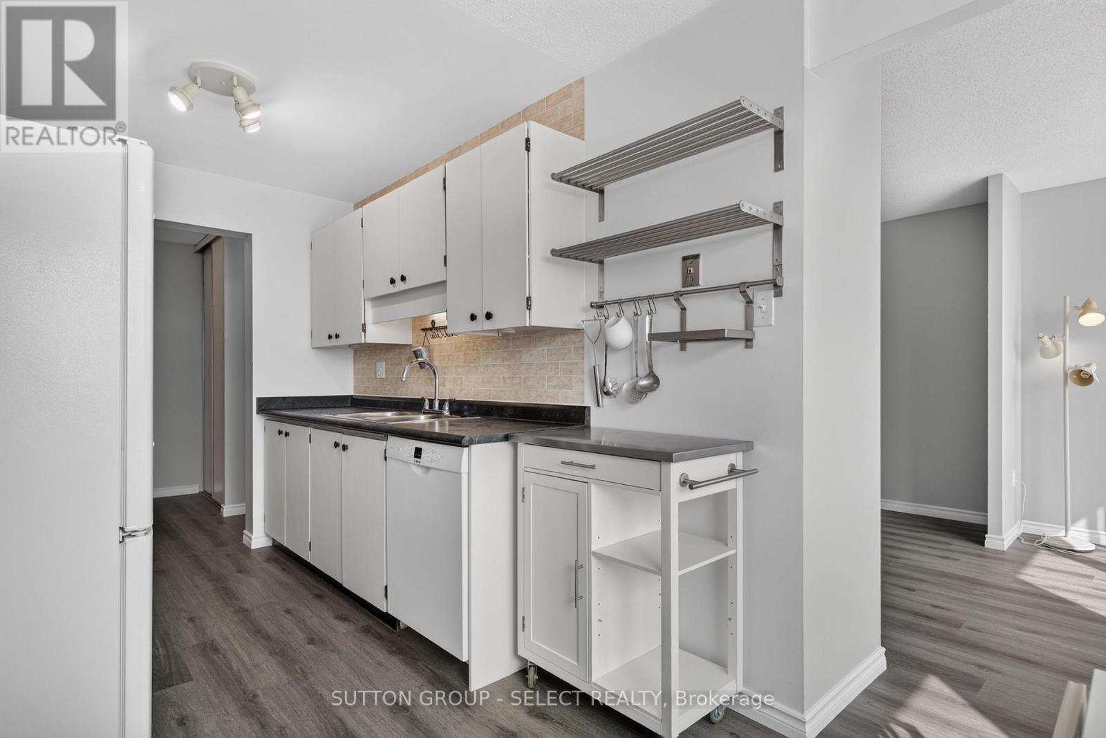 612 - 600 Grenfell Drive Property Photo 16