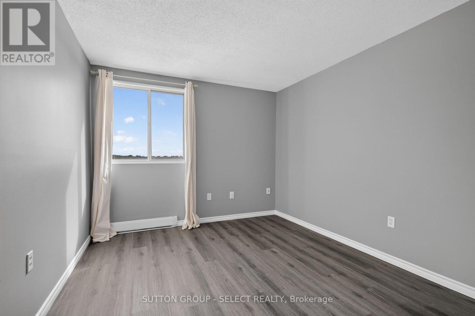 612 - 600 Grenfell Drive Property Photo 19