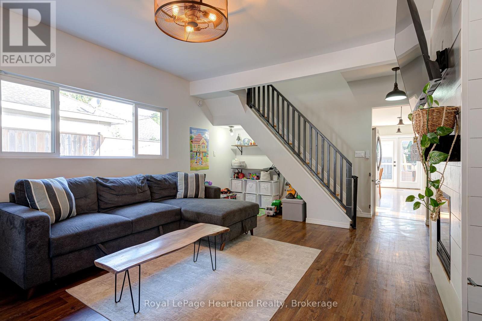 166 Goderich Street W Property Photo 11