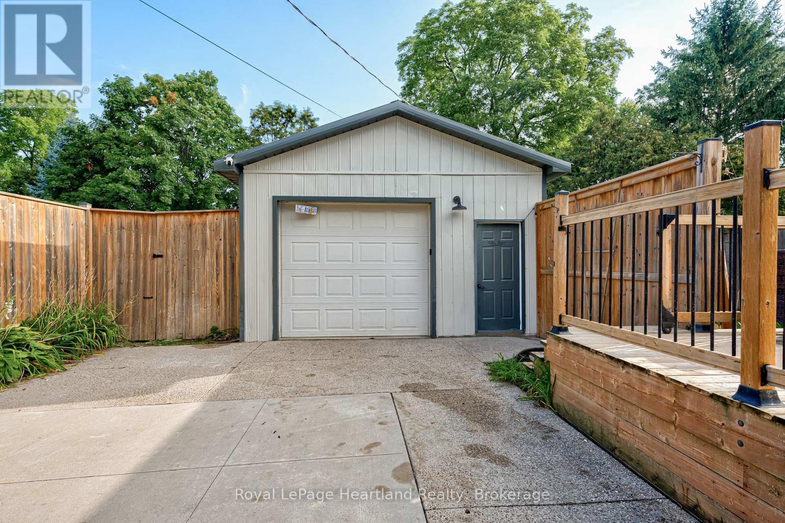 166 Goderich Street W Property Photo 34